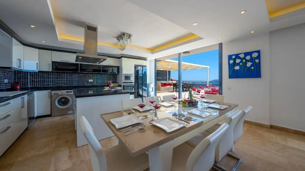 Fitted kitchen